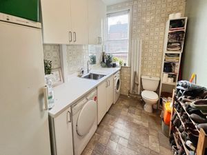 Utility Room/wc- click for photo gallery